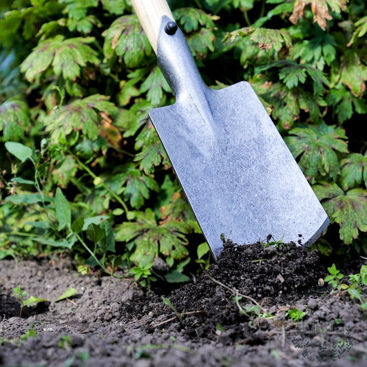 Lille havespade med  80 cm T-greb