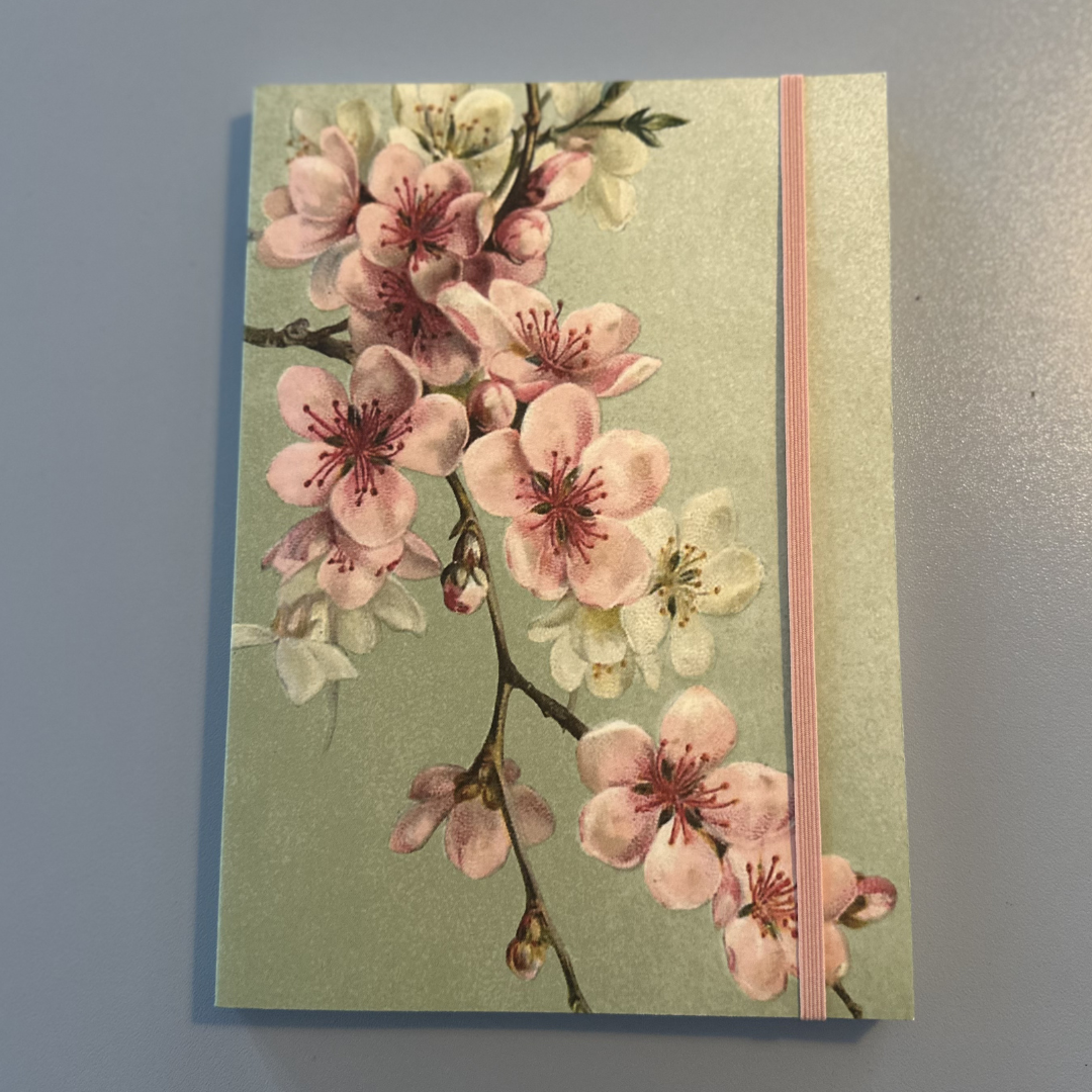 Notesbog med æbleblomster