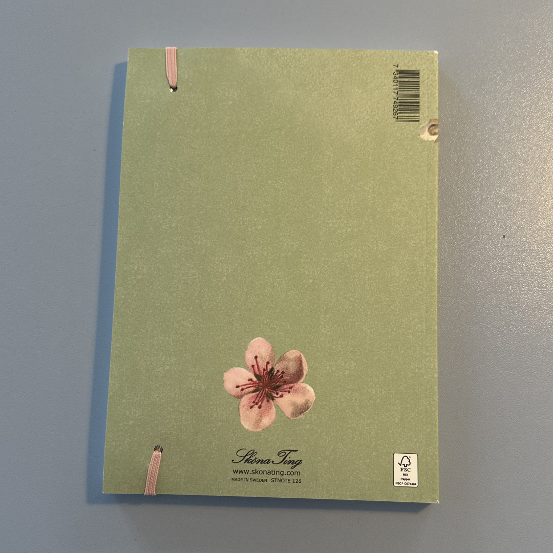 Notesbog med æbleblomster